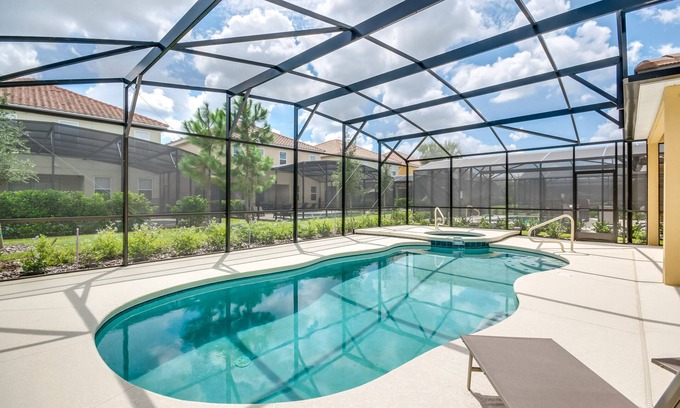 Loughman House | Beautiful Home w/Private Splash Pool in Solterra Resort!