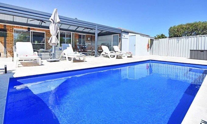 Currambine House | Beautiful home with pool and alfresco area