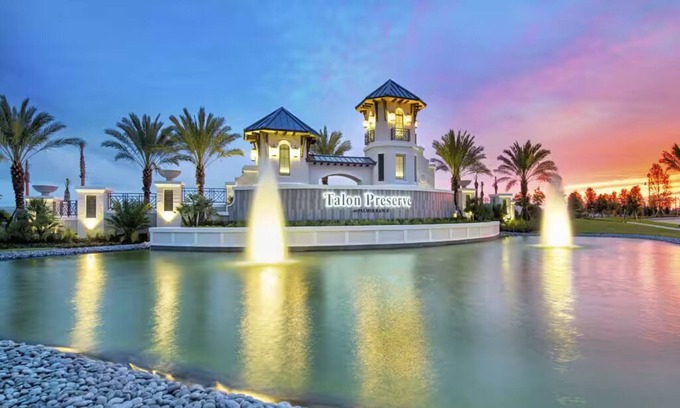 Nokomis House | Beautiful Home with Resort Lifestyle! 10 minutes from Siesta Key!