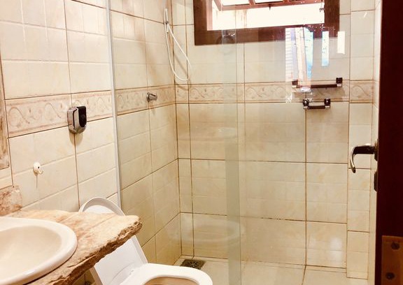 Village da Ferradura House | Beautiful horseshoe house one block from the beach.