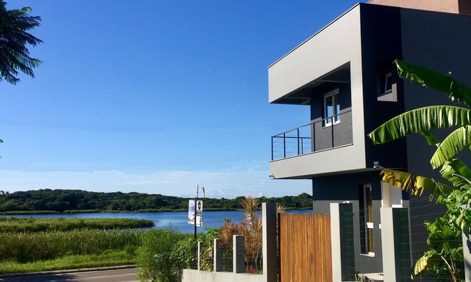 Lagoa Pequena House | Beautiful house in front of the small Lagoon and next to the Beach of Novo Campeche!