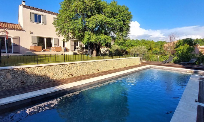Oppede Villa | Beautiful house with pool in the Luberon golden triangle