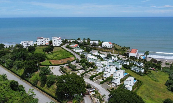 Jama House | Beautiful house with private pool in Jama Campay with ocean view