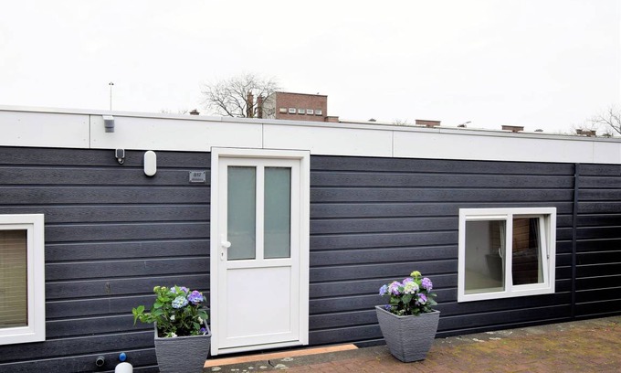 Escamp House | Beautiful houseboat terrace, jacuzzi, private parking bicycles 4 km from the beach