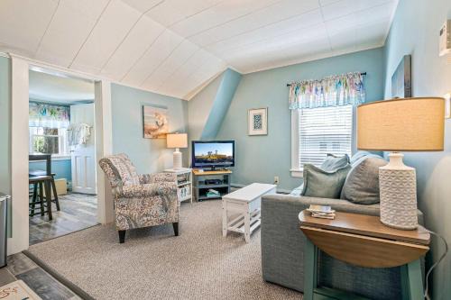 Ogunquit House | Beautiful inn ideal location Suite 3 Sea Glass