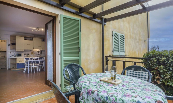 Monteverdi Marittimo Apartment | Beautiful apartment for 2 people with pool, WIFI, A/C, TV, patio, pets allowed and parking