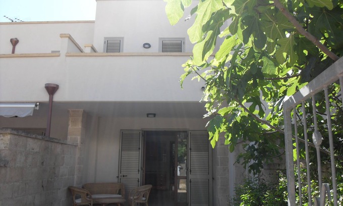 Santa Maria al Bagno Villa | Beautiful villa arranged on 3 floors with sea view within walking distance from Gallipoli.