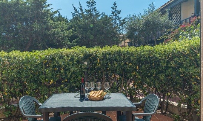 Capo Testa Apartment | Beautiful apartment for 4 people with A/C, TV, terrace, pets allowed and parking