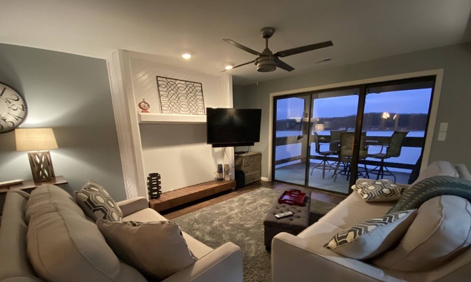 Osage Beach Condo | Beautiful lake view at the Knolls - 3 bedroom 3 bath condo