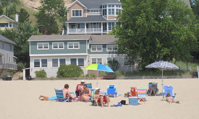 Macatawa Cottage | Beautiful Lakefront Cottage on the shores of Lake Michigan!