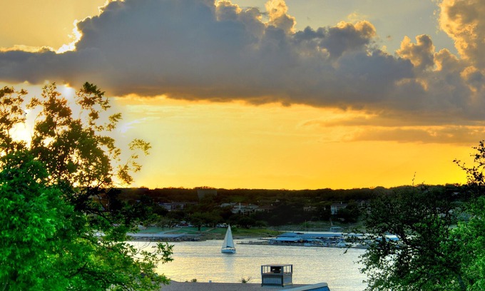 Lakeway House | Beautiful LAKEVIEW one story home 30 minutes from downtown Austin!