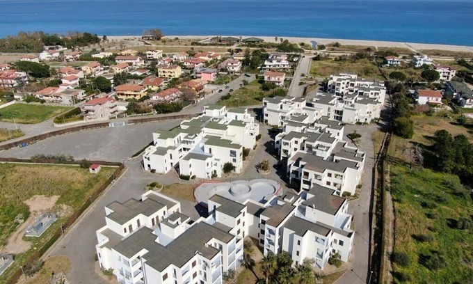 Isca Marina Apartment | Beautiful large coastal apartment on Ionian Sea 1