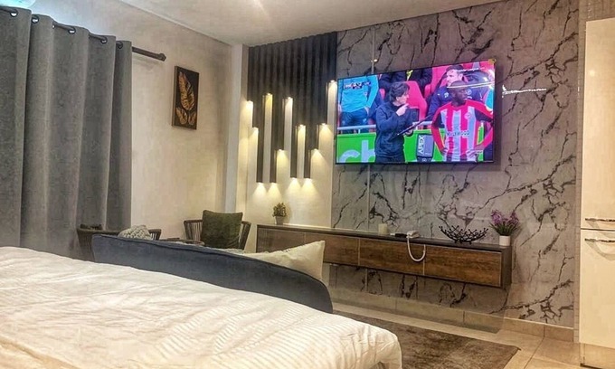 Accra House | Beautiful Large Studio Unit @TheSignatureApartment in Accra Ghana