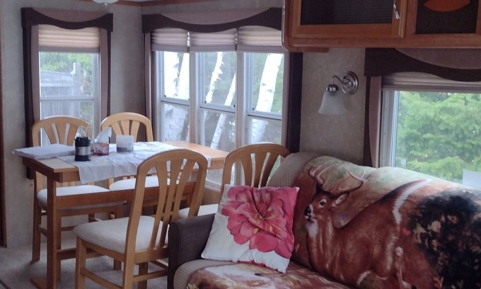 Russellville Cottage | Beautiful location right on the river bank , steps down to the shore and fishing