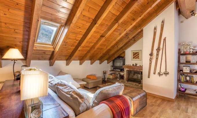 Roni Apartment | Beautiful Loft in Roní - Near Port Ainé ski slopes