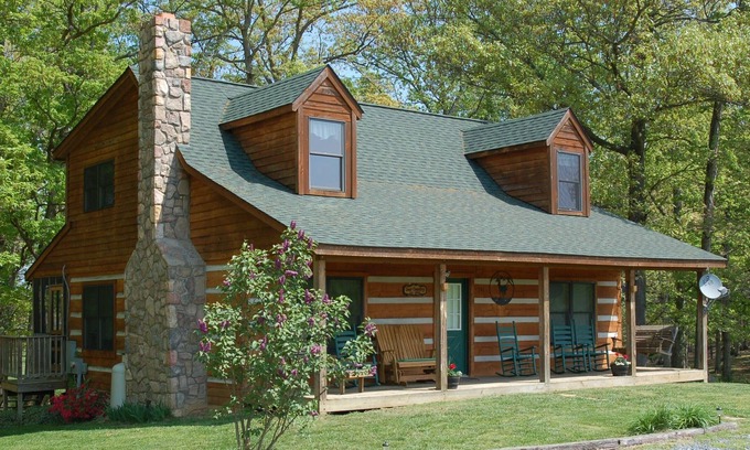 Luray Cabin | Beautiful Log Cabin with Gorgeous Mountain Views
