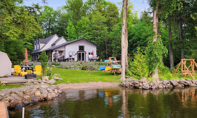 Newport Apartment | Beautiful Maine Lakefront Apartment on Sebasticook Lake