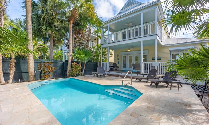 Marathon House | ★Beautiful Modern gated Vacation Oasis★ Private pool & patio close to activities