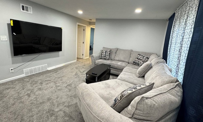 North Buffalo House | Beautiful Modern Ranch Near UB & Niagara Falls