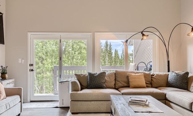 Wildernest Condo | Beautiful mountain condo in Silverthorne, sleeps 8 max, community pool/hot tub