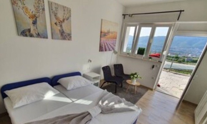 Mejasi Apartment | Beautiful new studio with bay and mountain views