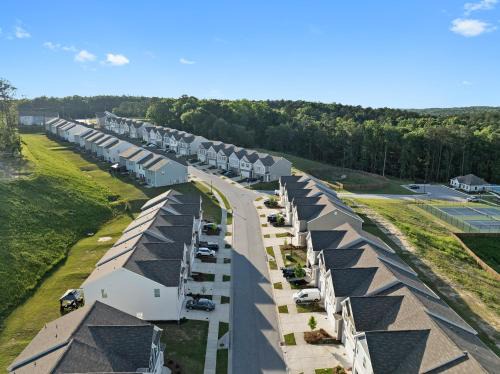 Lithonia Apartment | Beautiful New Townhome 25 mins from Metro Atlanta