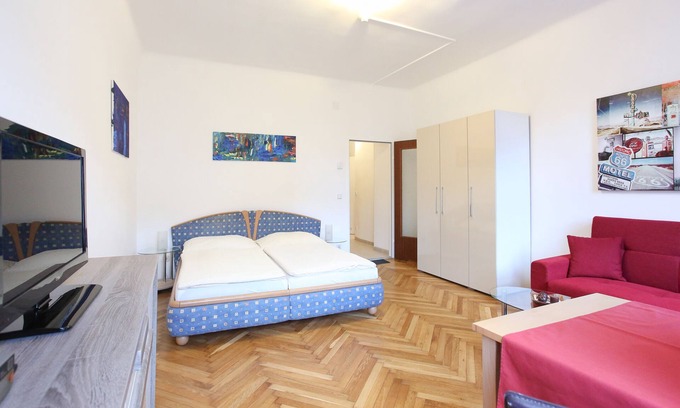 Leopoldstadt Apartment | Beautiful, newly renovated apartment for 2 people