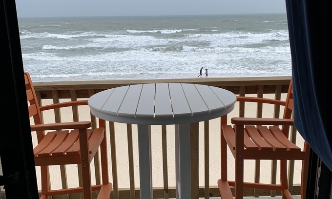 Sneads Ferry Condo | Beautiful Oceanfront Condo - UPDATED 2023