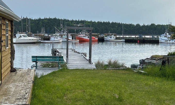Eastern Passage House | Beautiful Ocean view retreat in Eastern Passage: Serenity by the Ocean 🌊