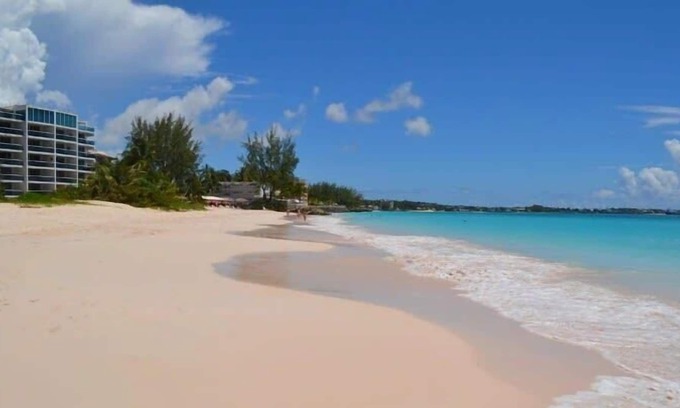Maxwell House | Beautiful Ocean front Property