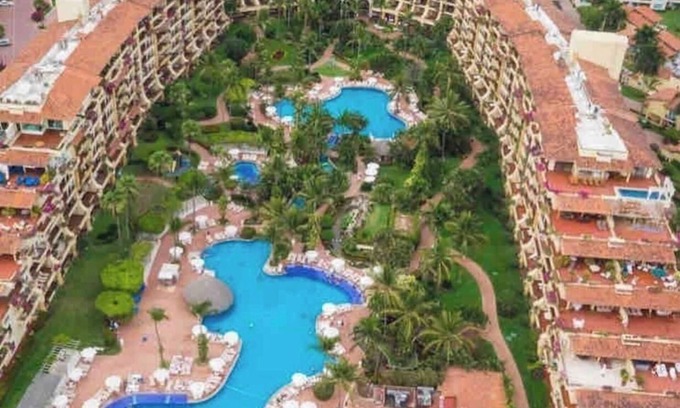 Puerto Vallarta Resort | Beautiful Ocean Front Condo with 3 bedrooms and 2 bathroom 5 star hotel
