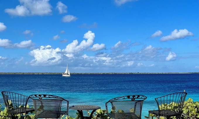 Hato Villa | Beautiful oceanfront villa with beach and great house reef