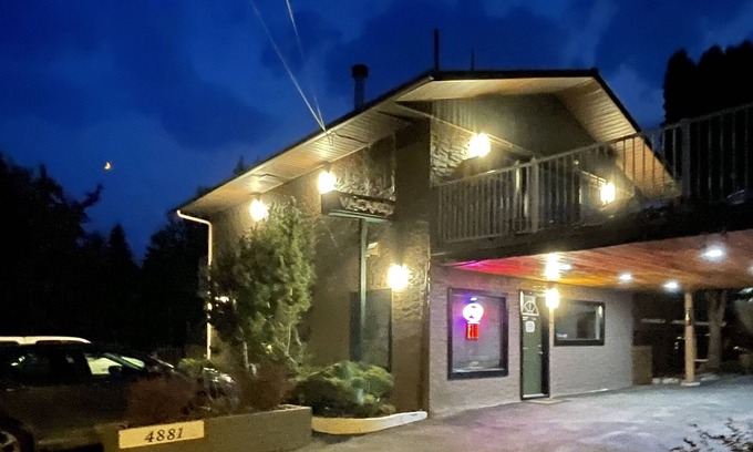 East Kootenay Apartment | Beautiful One bedroom suite in Radium Hot Springs