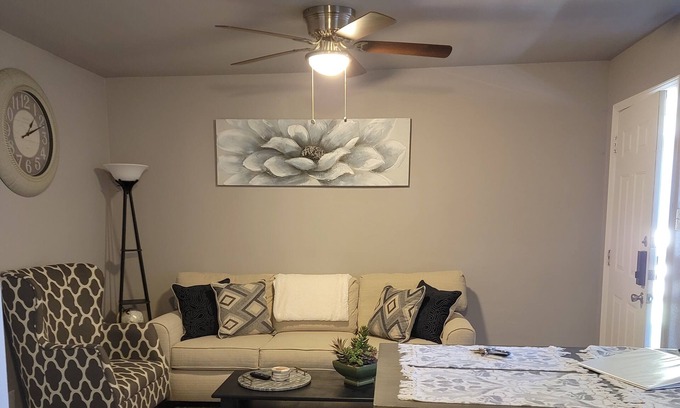 Killeen House | Beautiful one bedroom apartment, with free parking. Pets welcome!