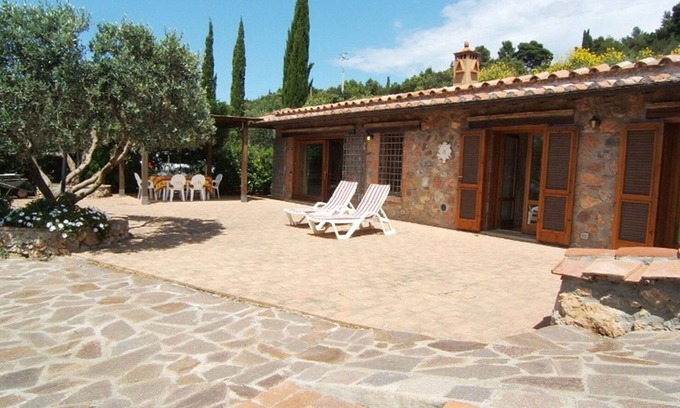Monte Argentario Villa | Beautiful private villa for 6 people with A/C, WIFI, TV, patio, pets allowed and panoramic view