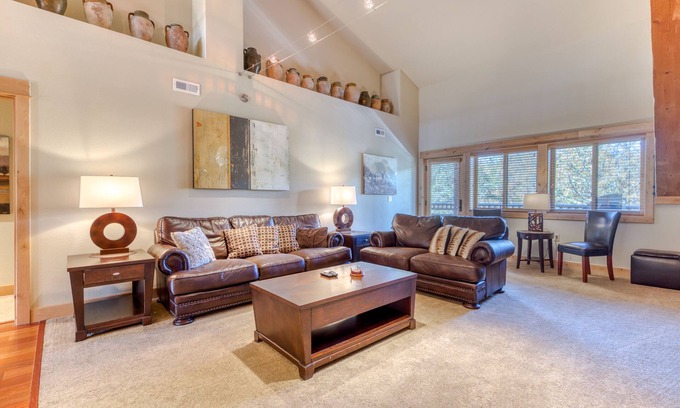Government Camp Condo | Beautiful penthouse condo w/shared pool & hot tub - amazing views & free WiFi