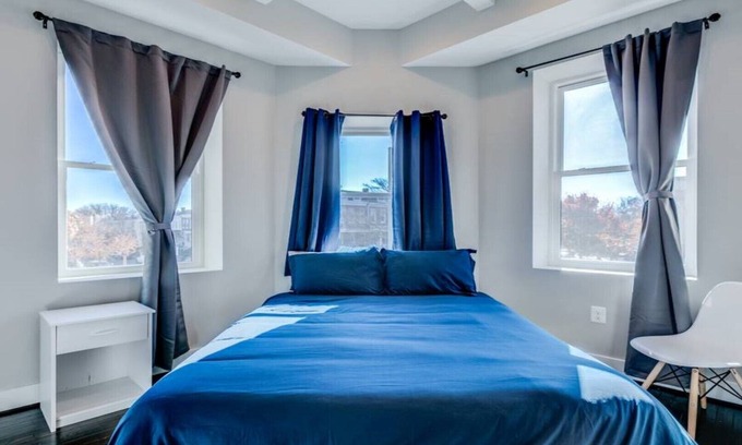 Southeast Apartment | Beautiful Perfectly Located 2BR Condo For Two International Students or Interns.