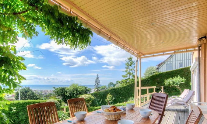 Benerville-sur-Mer House | Beautiful private villa with WIFI, TV, terrace, pets allowed, panoramic view and parking