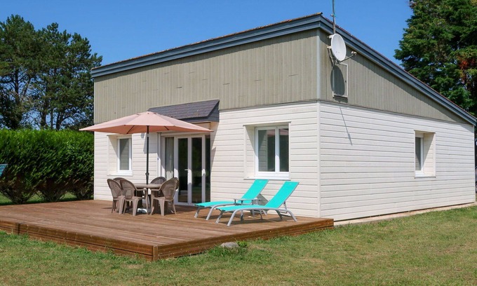 Saint-Remy-des-Landes House | Beautiful private villa for 6 people with WIFI, TV, terrace and pets allowed