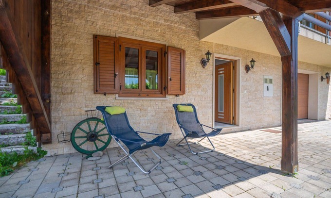 Mrkopalj House | Beautiful private villa for 4 people with WIFI, TV, balcony, pets allowed and panoramic view