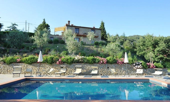 Lisciano Niccone Villa | Beautiful private villa with WIFI, private pool, A/C, TV, terrace, panoramic view, close to Cortona