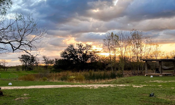 Dale House | Beautiful & Private 11 Acre Ranch - Close to BBQ capital Lockhart, Austin