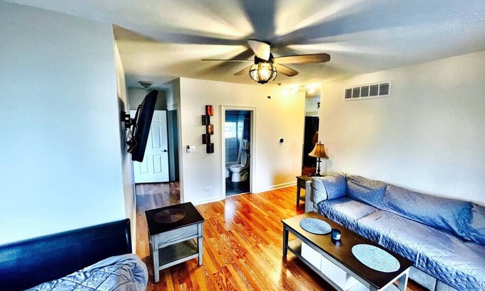 Lyons Apartment | Beautiful & Private, 1bdrm, 1bath washer & dryer in unit. Free Private Parking