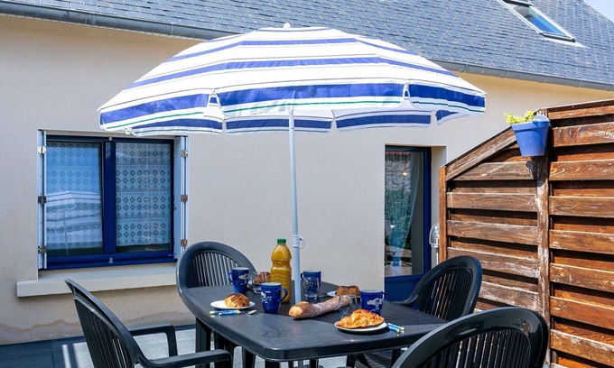 Plounevez-Lochrist House | Beautiful private villa for 4 guests with WIFI, TV and terrace