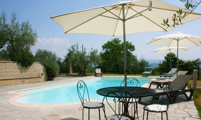 Civitella in Val di Chiana Villa | Beautiful private villa for 9 people with WIFI, private pool, TV and pets allowed, close to Arezzo