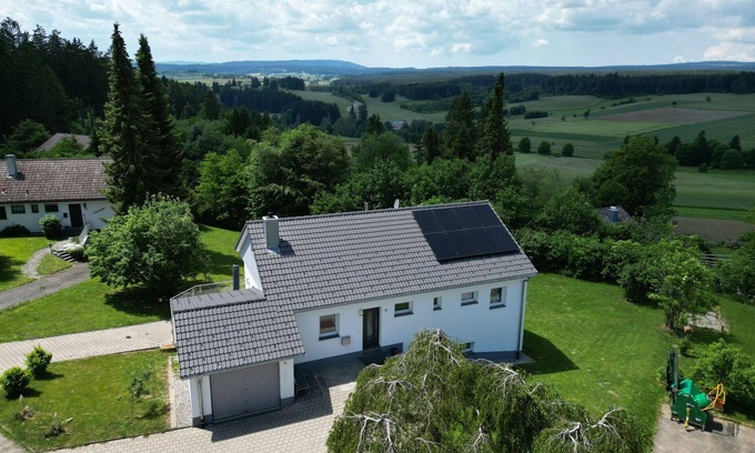 Loffingen House | Beautiful private villa for 9 guests with WIFI, TV, terrace, pets allowed and panoramic view