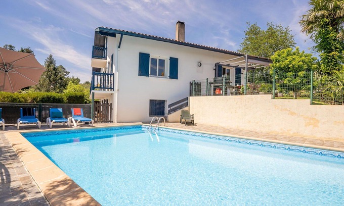 Arcangues House | Beautiful private villa for 8 people with WIFI, private pool, TV, terrace and pets allowed