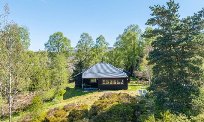 Bunloit House | Beautiful private villa for 4 guests with WIFI, TV and panoramic view