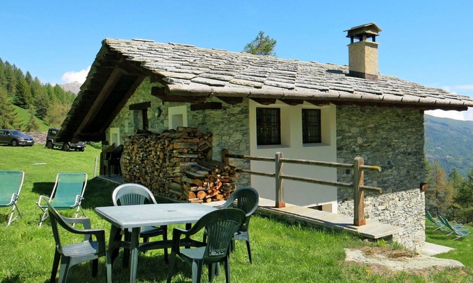 Sampeyre House | Beautiful private villa for 9 guests with TV, patio and parking