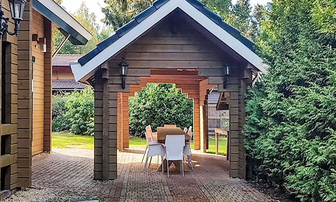 Bosgebied Hoenderloo House | Beautiful private villa for 14 people with WIFI, pool, TV and terrace